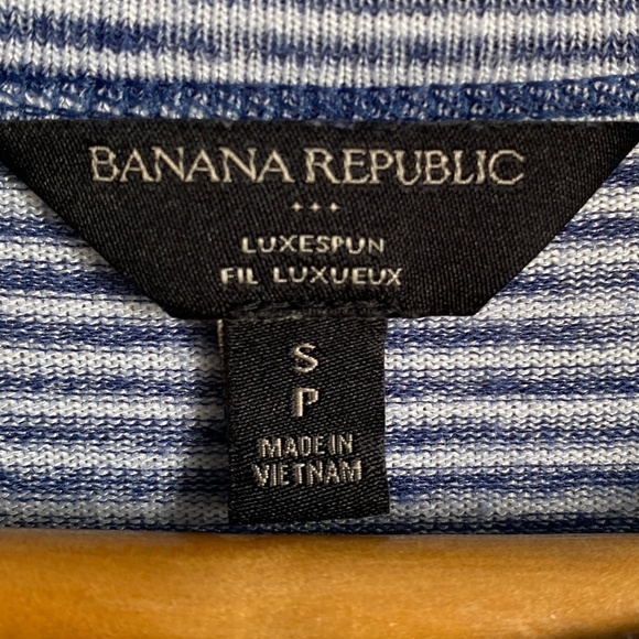 Banana Republic Factory Women's Blue/White Stripe Lightweight Sweater Top Small - Picture 2 of 9